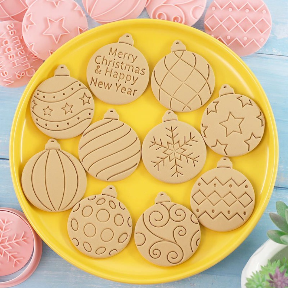 Ornament Ball Set - Ensemble de 11 emporte-pièces pour décorations